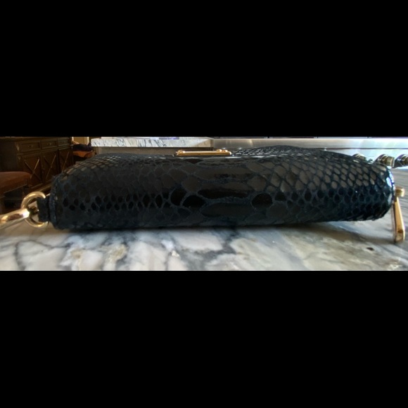 COPY - Like New Michael Kors Wristlet in Black - Picture 4 of 4